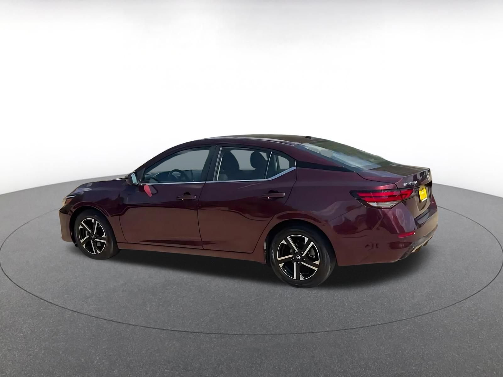 Used 2025 Nissan Sentra SV FWD image 9