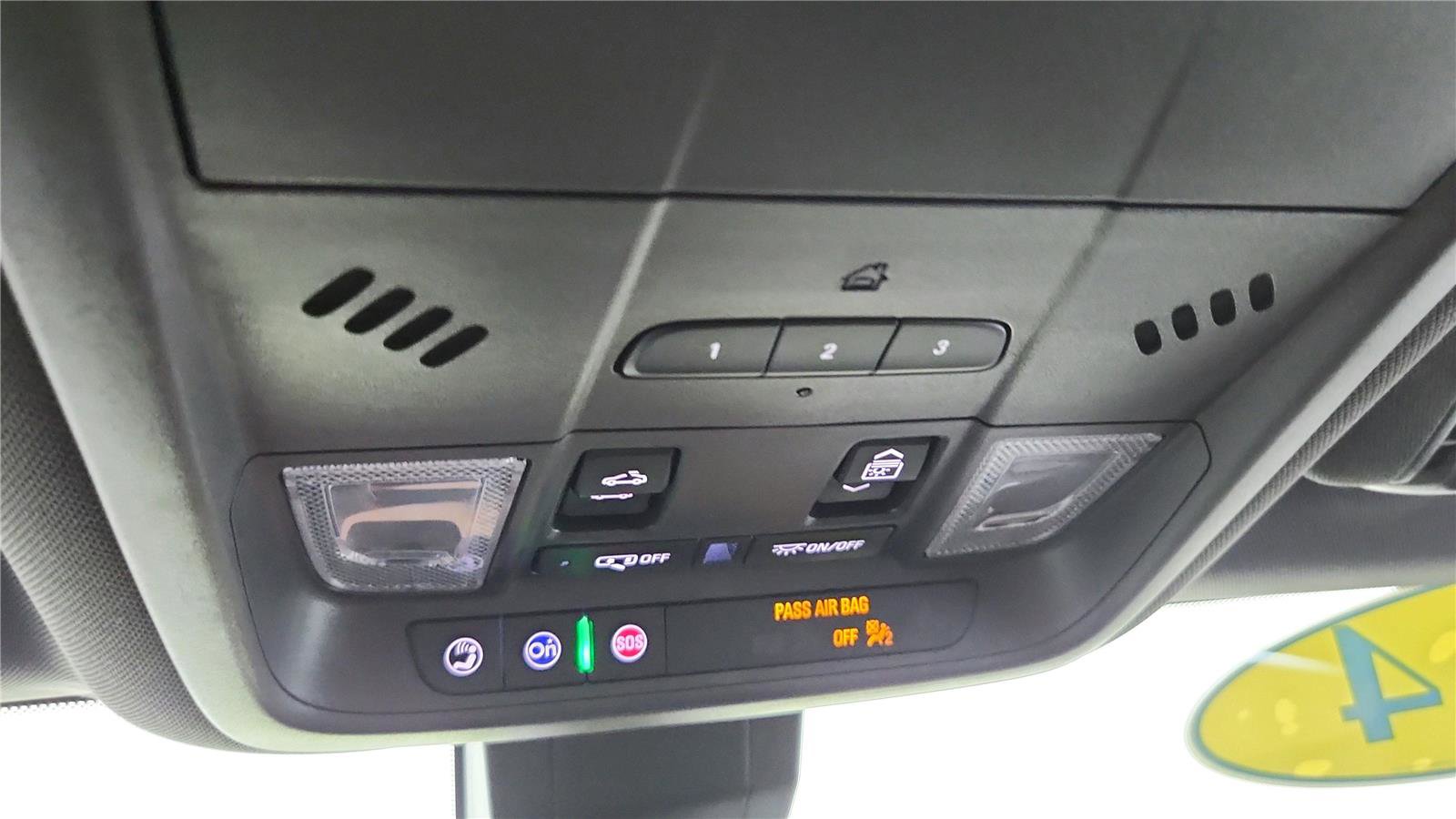 Used 2024 Chevrolet Equinox Premier AWD/4WD image 28