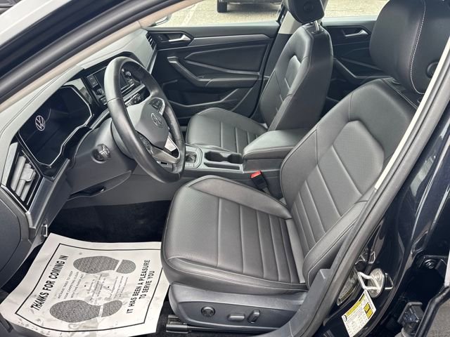 Certified 2024 Volkswagen Jetta SE image 14