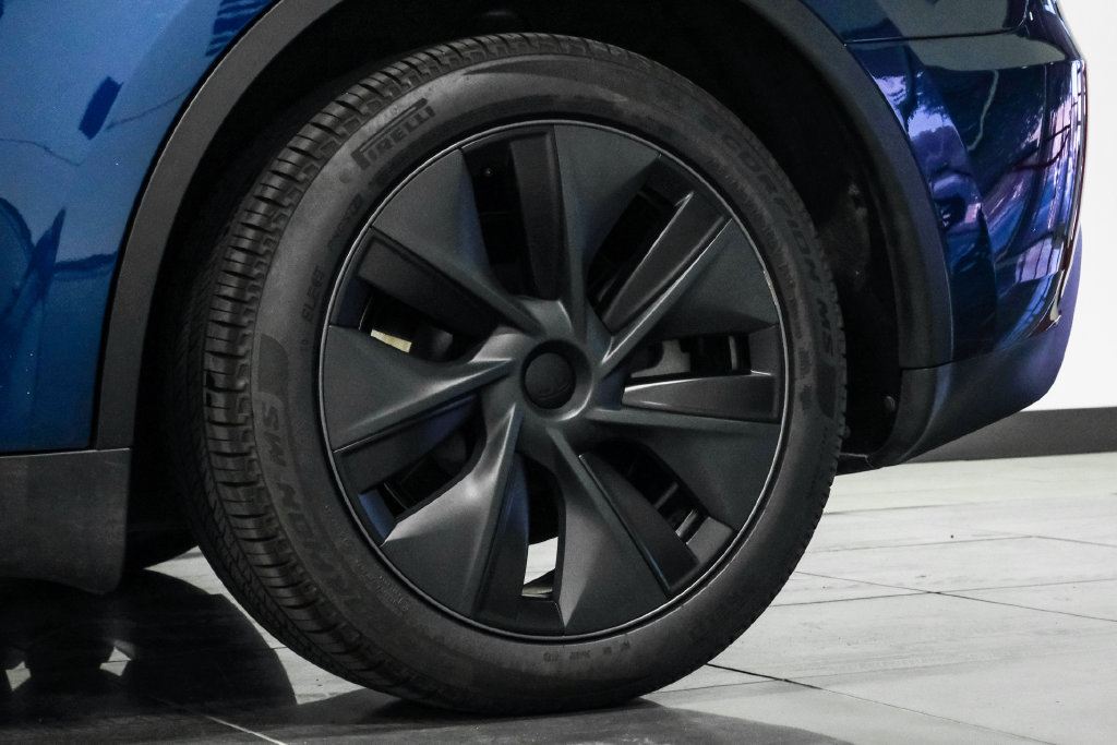 Used 2024 Tesla Model Y Long Range AWD/4WD image 48