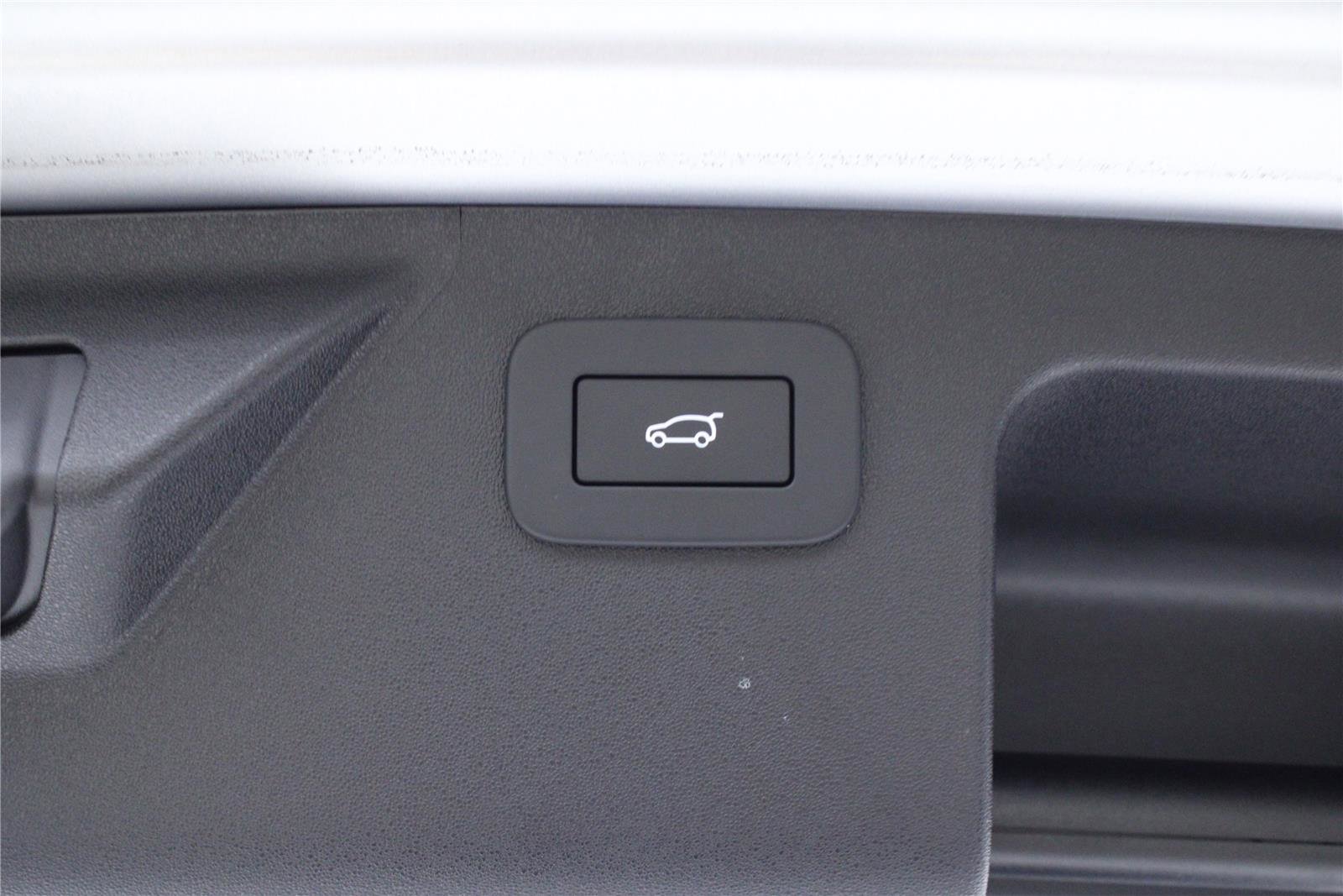 Used 2025 Land Rover Discovery Sport S AWD/4WD image 11