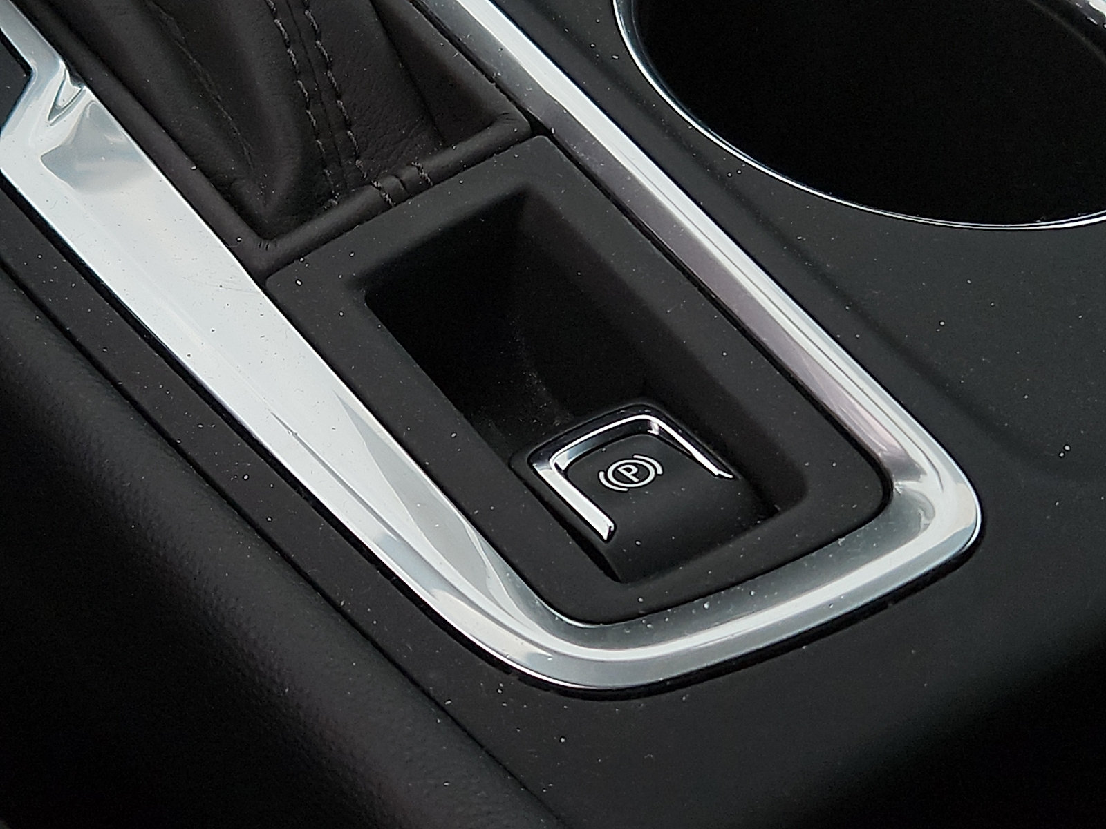 Used 2020 Chevrolet Equinox LT FWD image 24
