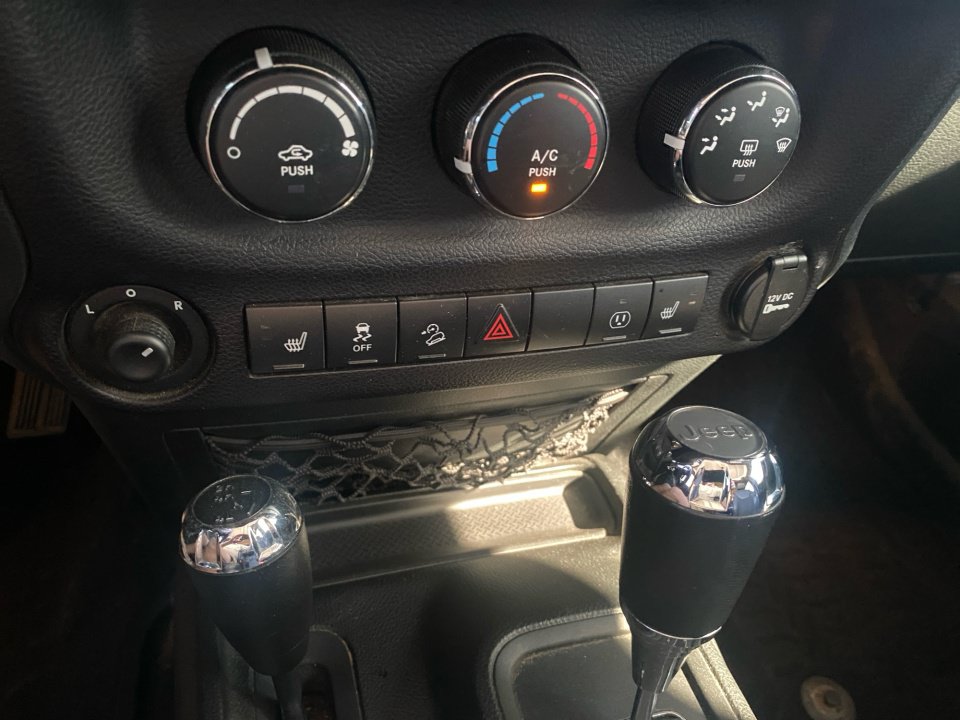Used 2018 Jeep Wrangler Unlimited Sport AWD/4WD image 22