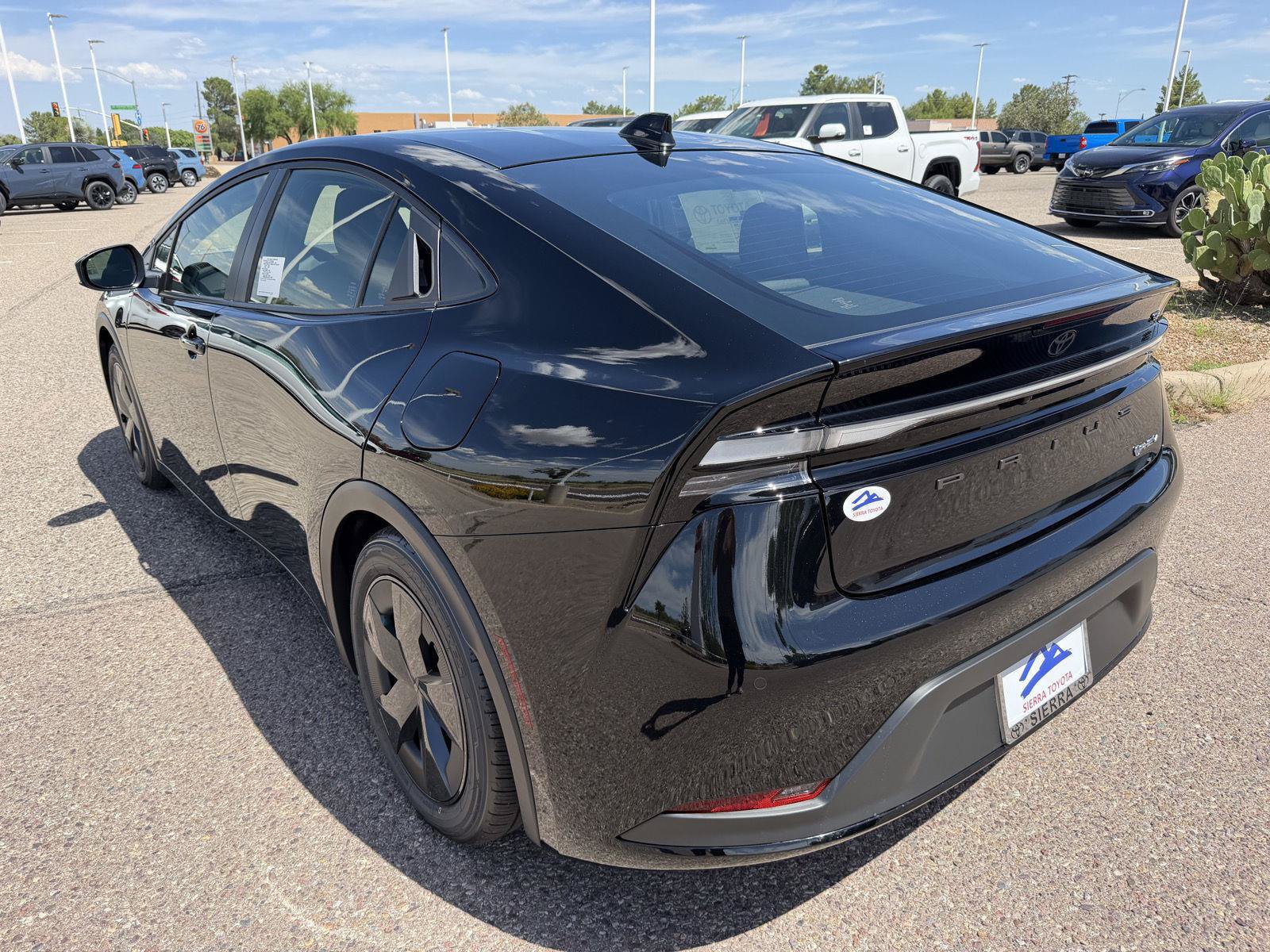 New 2027 Toyota Prius Plug-In Hybrid FWD image 3