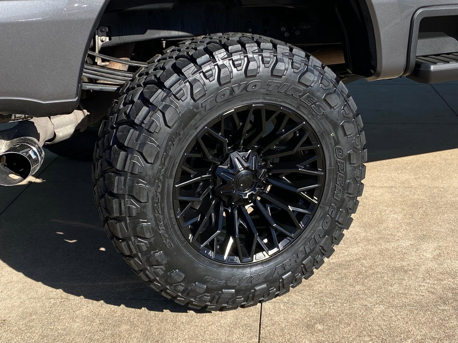 Used 2025 Ford F250 Platinum image 8