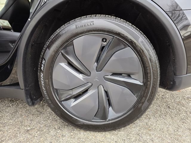 Used 2026 Tesla Model Y Long Range image 15