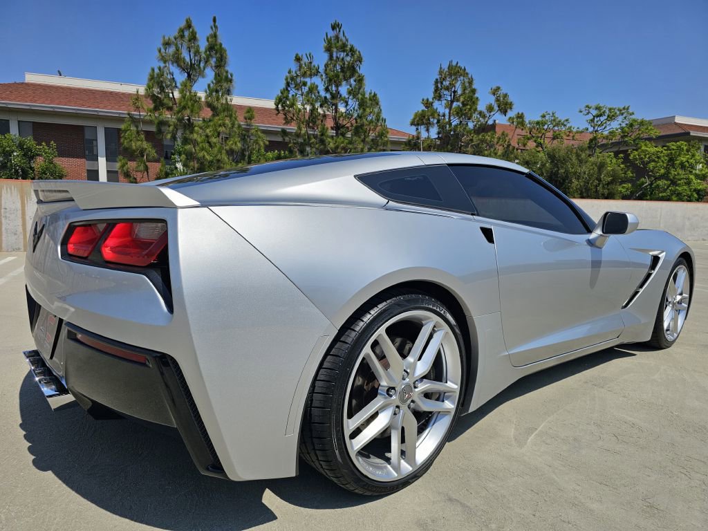 Used 2015 Chevrolet Corvette w/ Z51 Performance Package w/ 3LT Preferred Equipment Group image 8