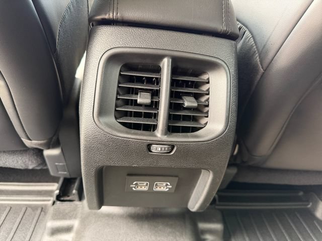 Used 2021 Jeep Cherokee Latitude Plus AWD/4WD image 19