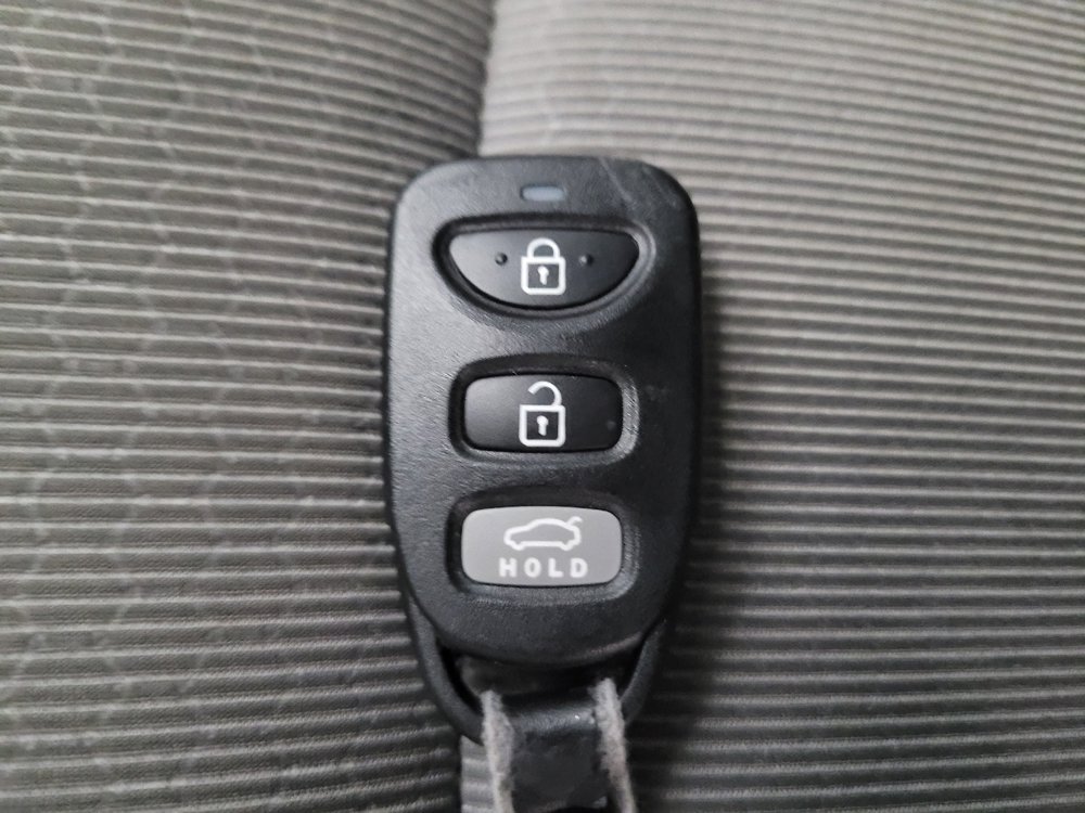 Used 2017 Hyundai Elantra SE image 32