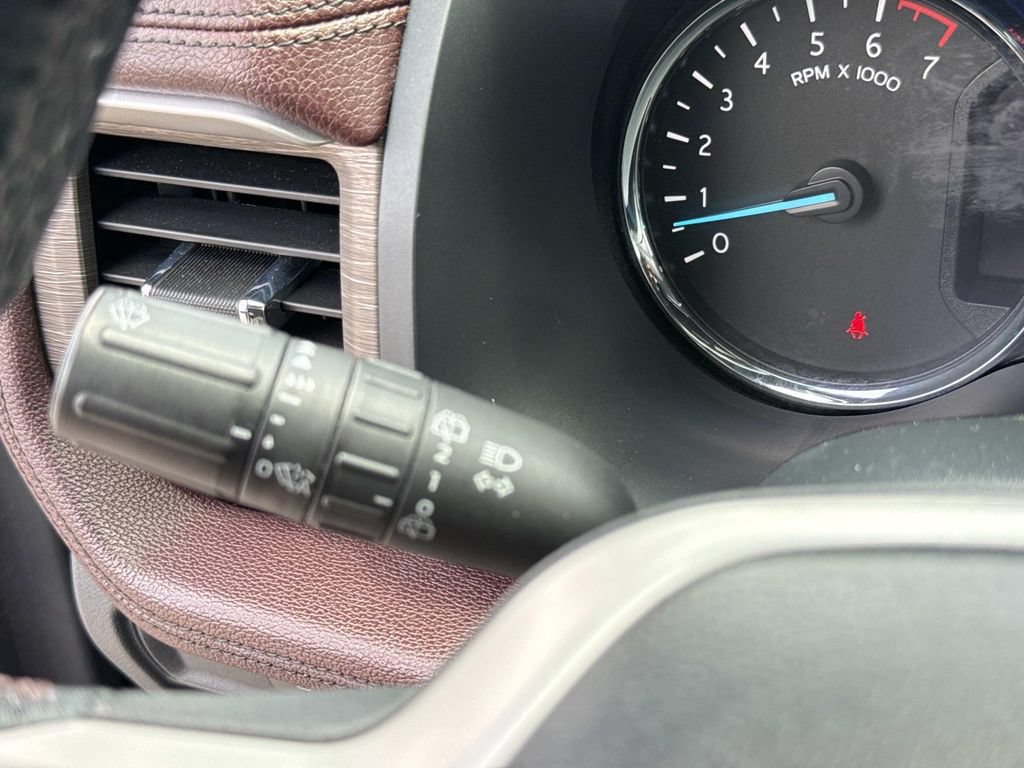 Used 2024 Ford Expedition Limited RWD image 41