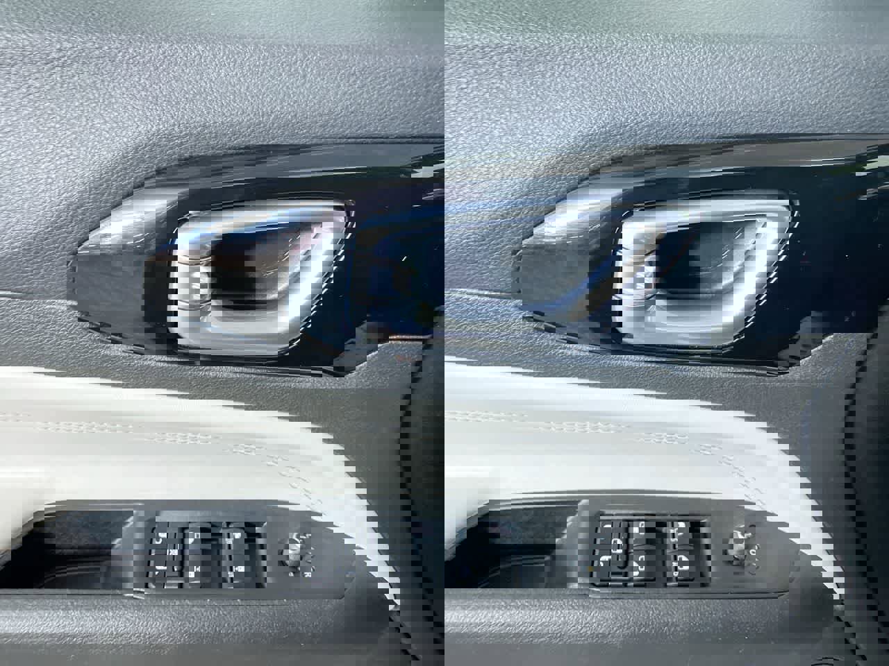 Used 2024 Jeep Compass Limited image 19