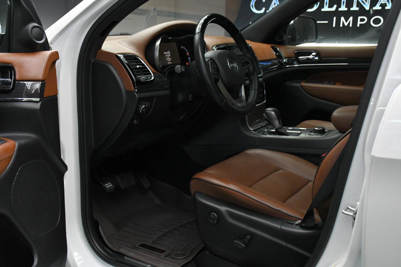 Used 2021 Jeep Grand Cherokee Overland AWD/4WD image 16