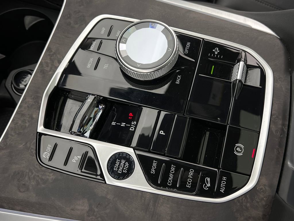 Certified 2025 BMW X5 xDrive40i w/ Executive Package image 21