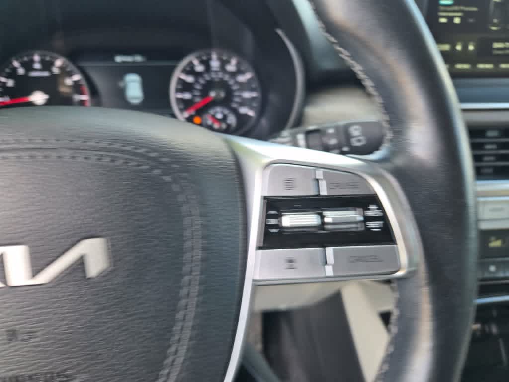 Used 2022 Kia Telluride SX w/ Towing Package AWD/4WD image 3