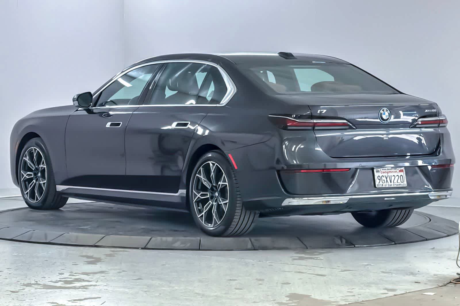 Used 2023 BMW i7 xDrive60 AWD/4WD image 6