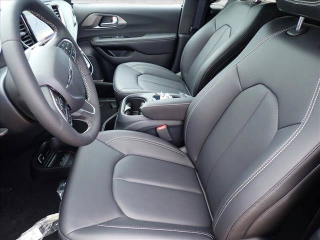 New 2025 Chrysler Pacifica Select FWD image 13