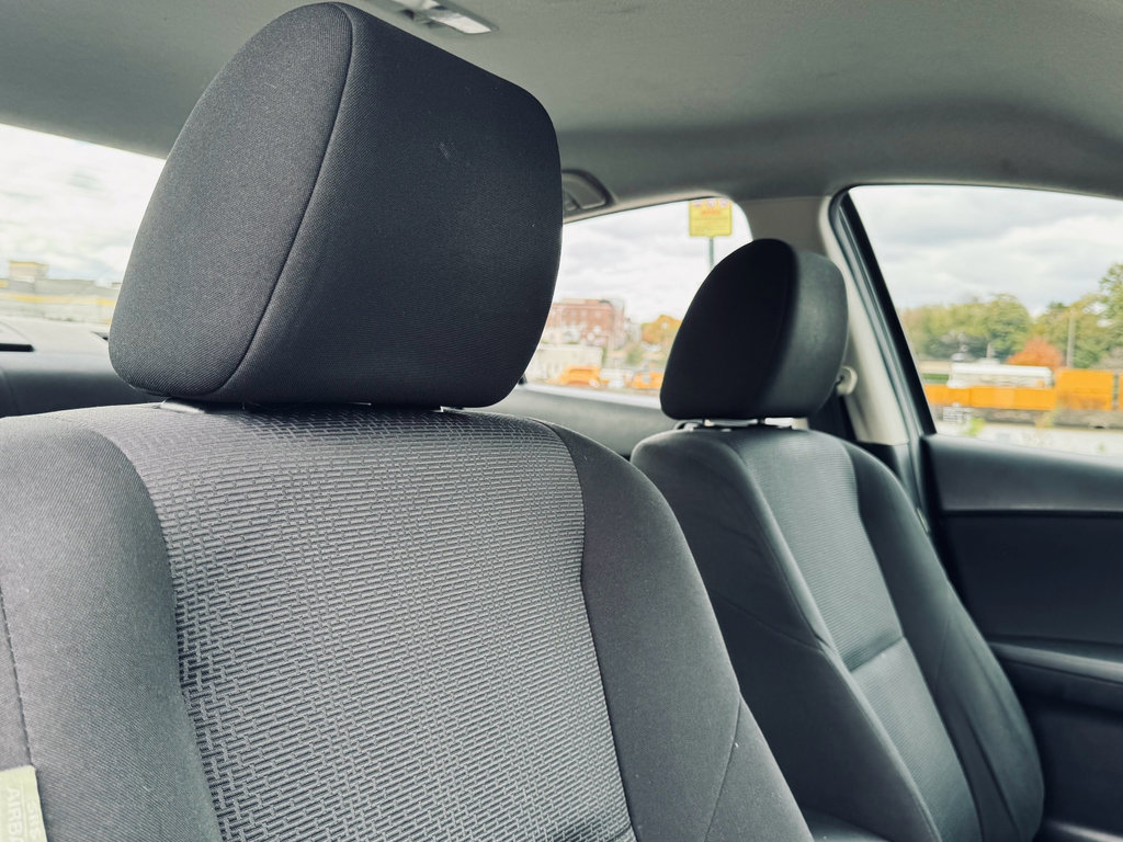 Used 2010 MAZDA MAZDA3 i Touring image 21