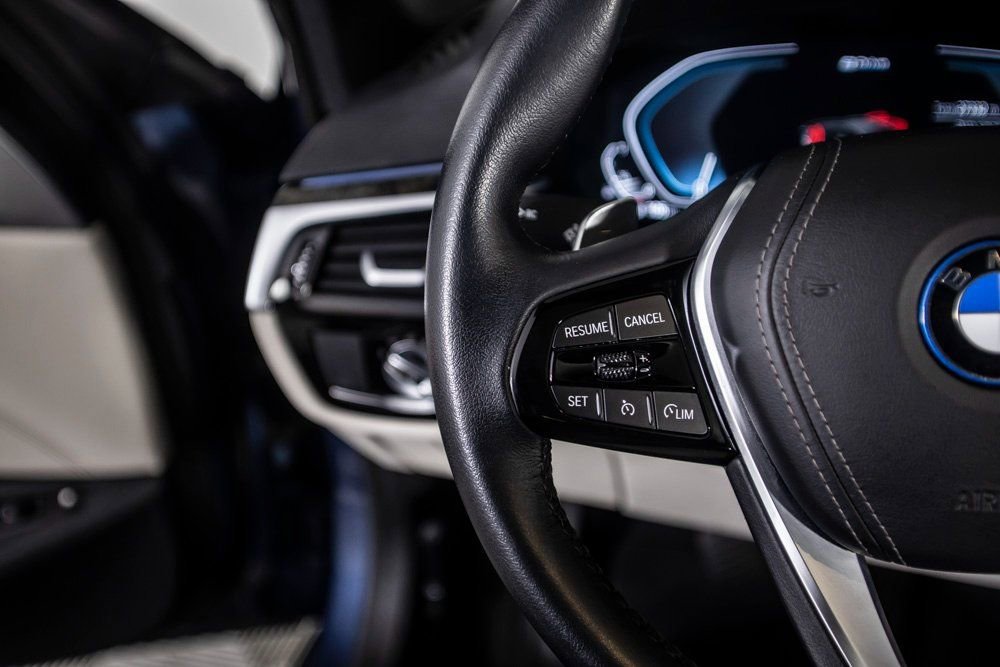 Used 2023 BMW 530e w/ Premium Package image 35