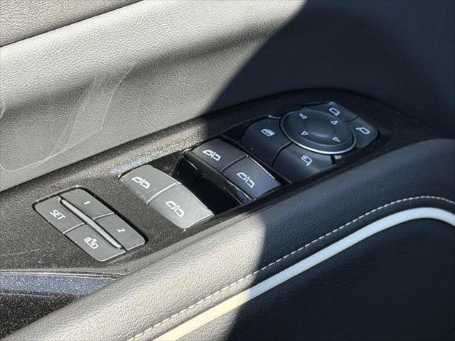 Used 2024 Cadillac Escalade ESV Premium Luxury AWD/4WD image 19