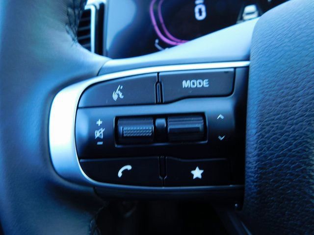 Used 2025 Kia Sportage EX image 18