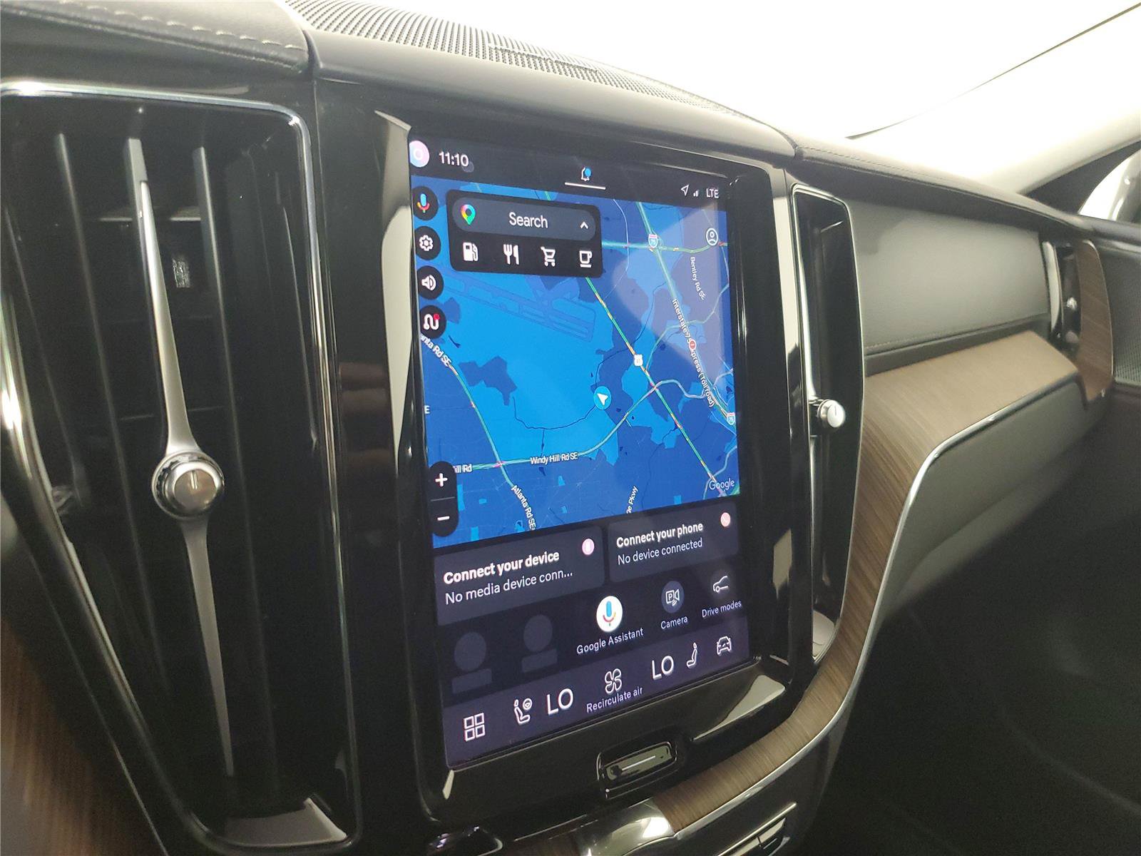 Certified 2023 Volvo XC60 B5 Ultimate w/ Climate Package FWD image 27