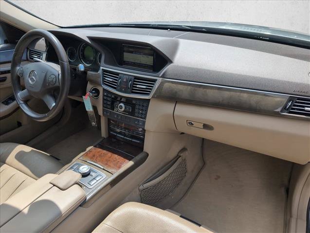 Used 2010 Mercedes-Benz E 550 Sedan image 23