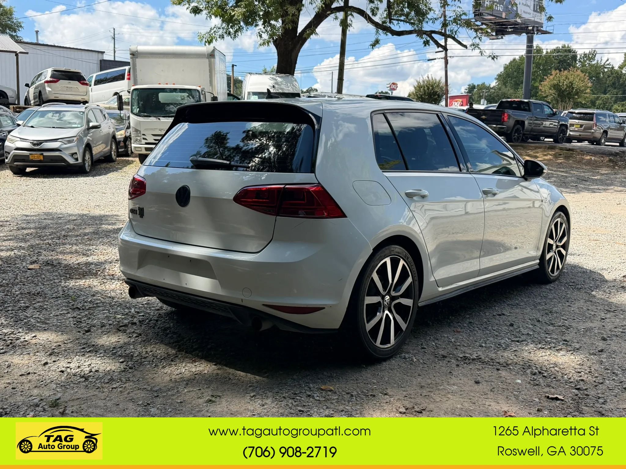 Used 2017 Volkswagen GTI SE FWD image 4