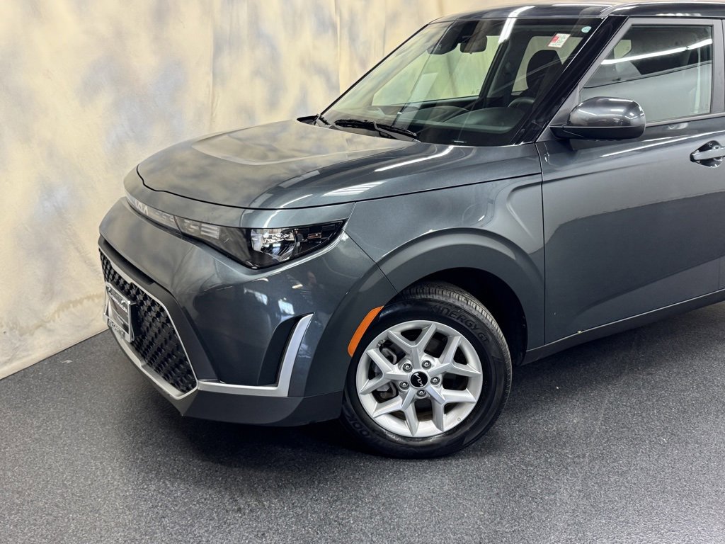 Used 2025 Kia Soul LX w/ LX Technology Package image 2