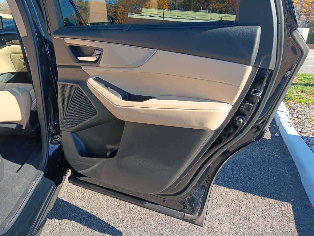 Used 2023 Acura MDX SH-AWD w/ Technology Package image 37