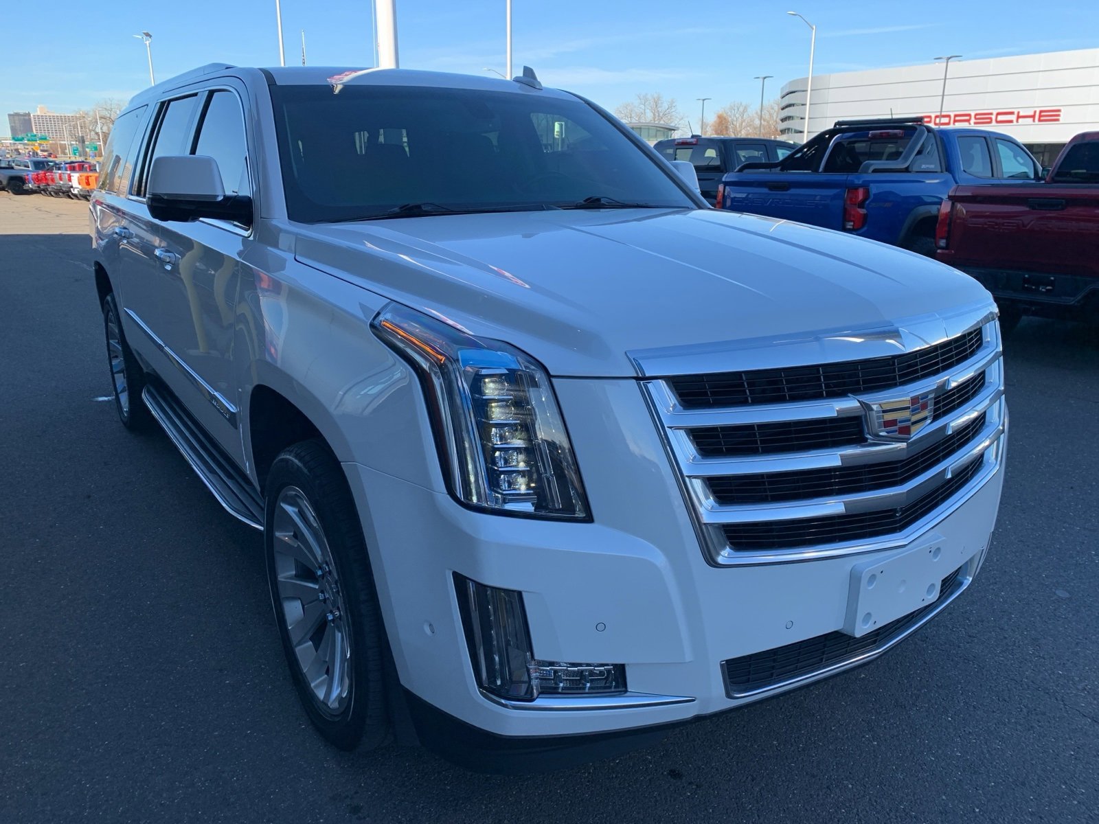 Used 2017 Cadillac Escalade ESV 4WD image 3