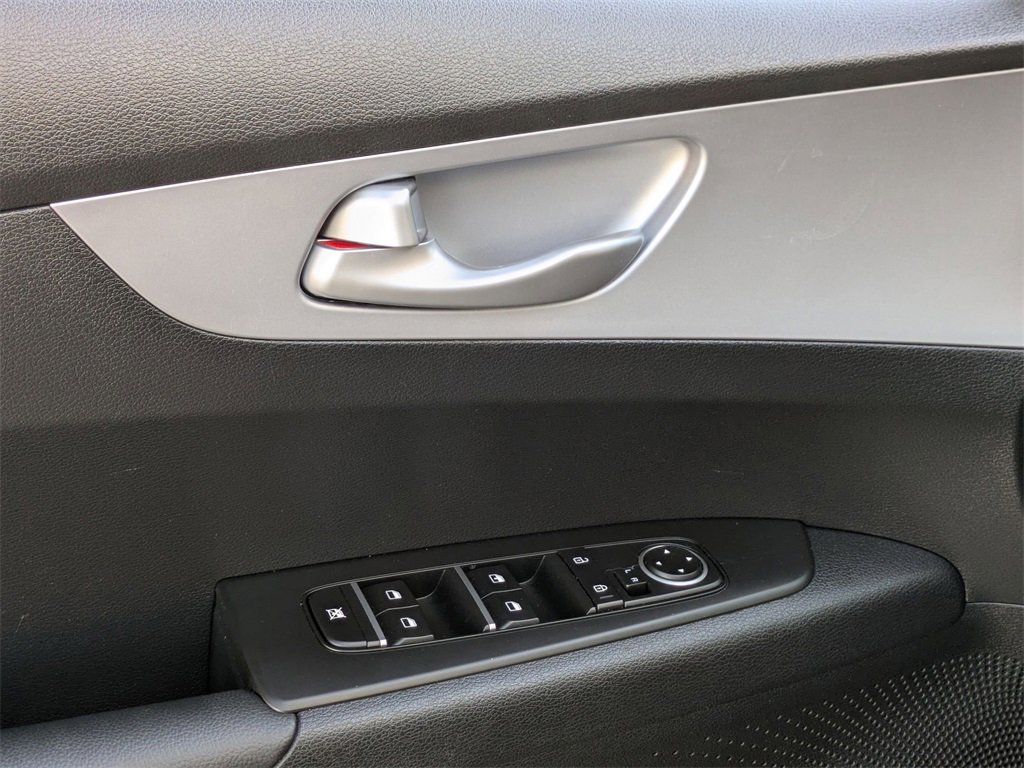 Used 2024 Kia Forte LXS image 13