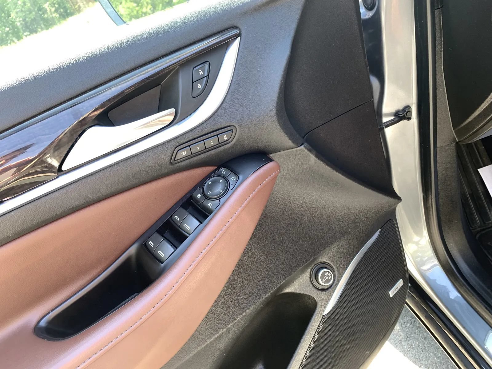 Used 2019 Buick Enclave Avenir w/ Avenir Technology Package FWD image 24