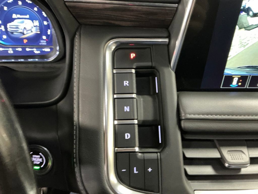 Used 2022 Chevrolet Suburban Z71 w/ Z71 Off-Road Package AWD/4WD image 24