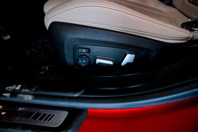 Used 2021 BMW 330i xDrive Sedan w/ M Sport Package AWD/4WD image 19