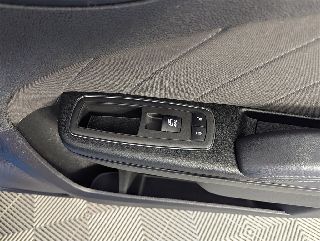 Used 2023 Dodge Charger R/T w/ Blacktop Package image 35