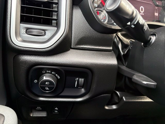 Used 2023 RAM 1500 Big Horn AWD/4WD image 23