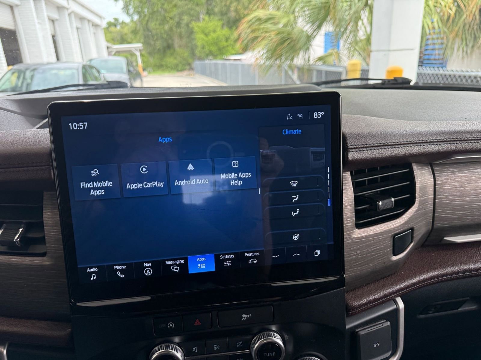 Used 2024 Ford Expedition Limited RWD image 21