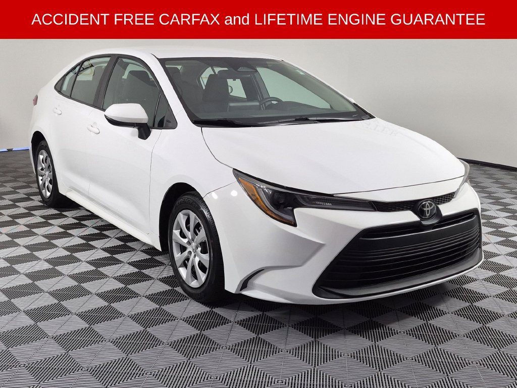 Used 2023 Toyota Corolla LE FWD image 2
