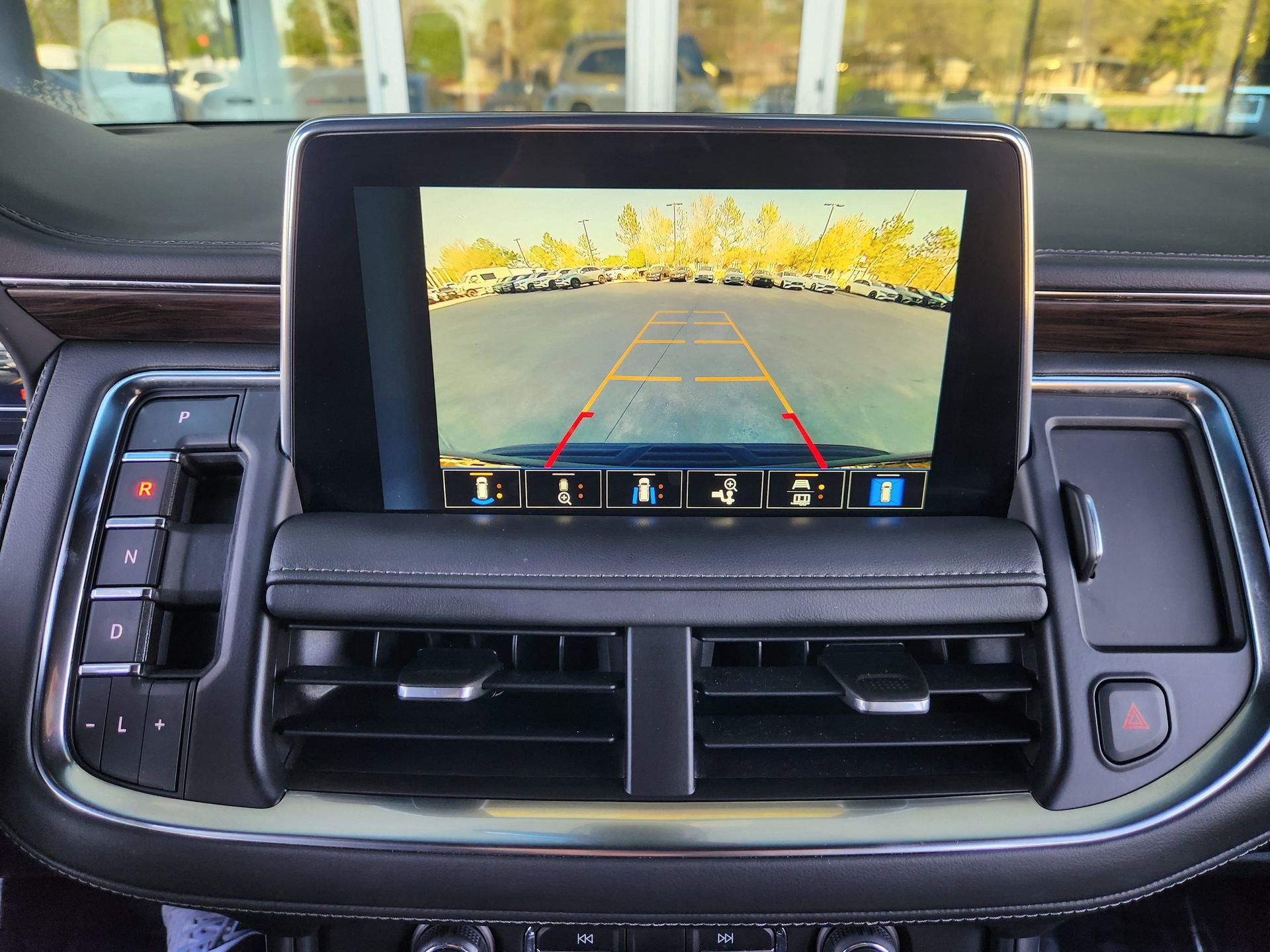 Used 2022 Chevrolet Tahoe LT w/ Luxury Package image 19