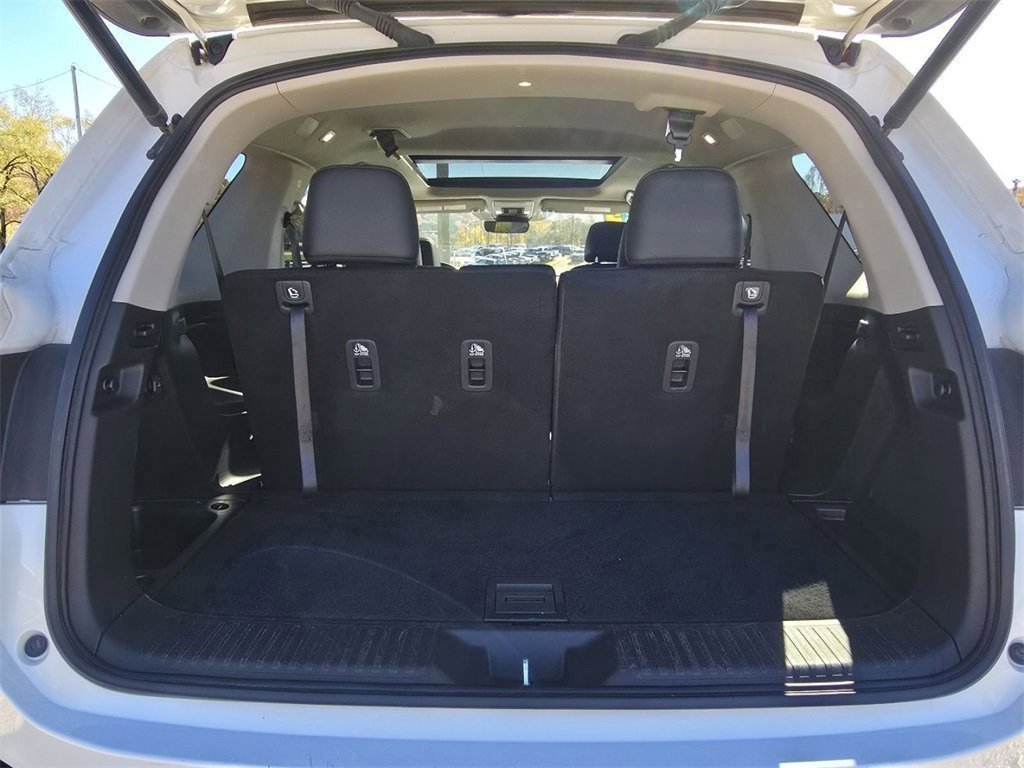 Used 2023 Honda Pilot Touring image 16