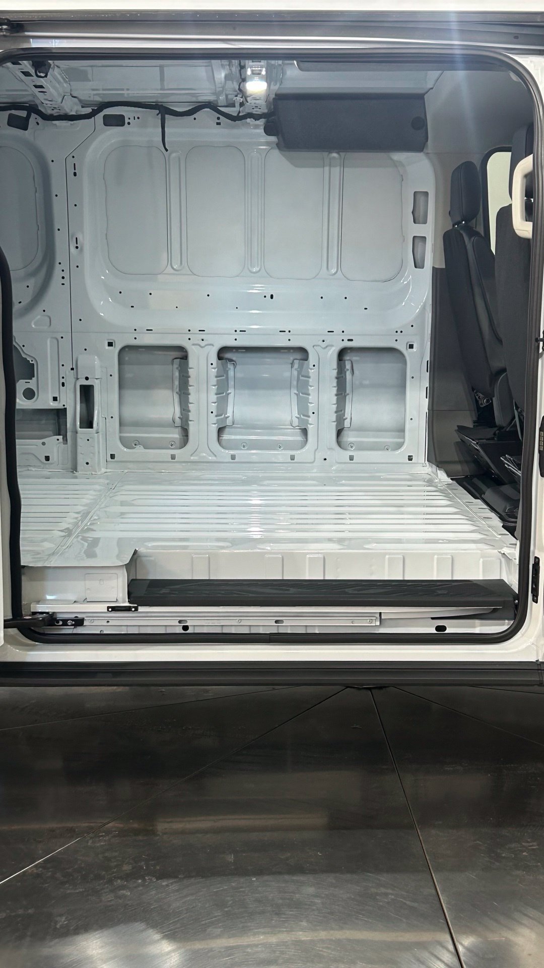 New 2026 Ford Transit 150 Low Roof RWD image 40