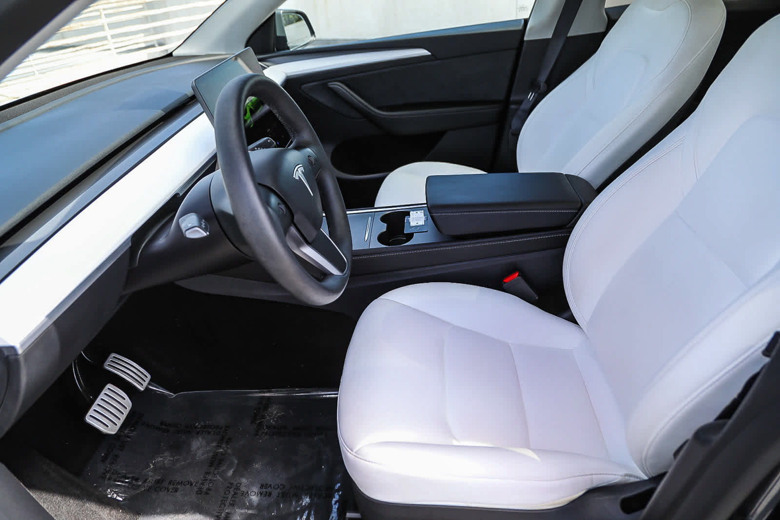 Used 2025 Tesla Model Y Performance AWD/4WD image 17