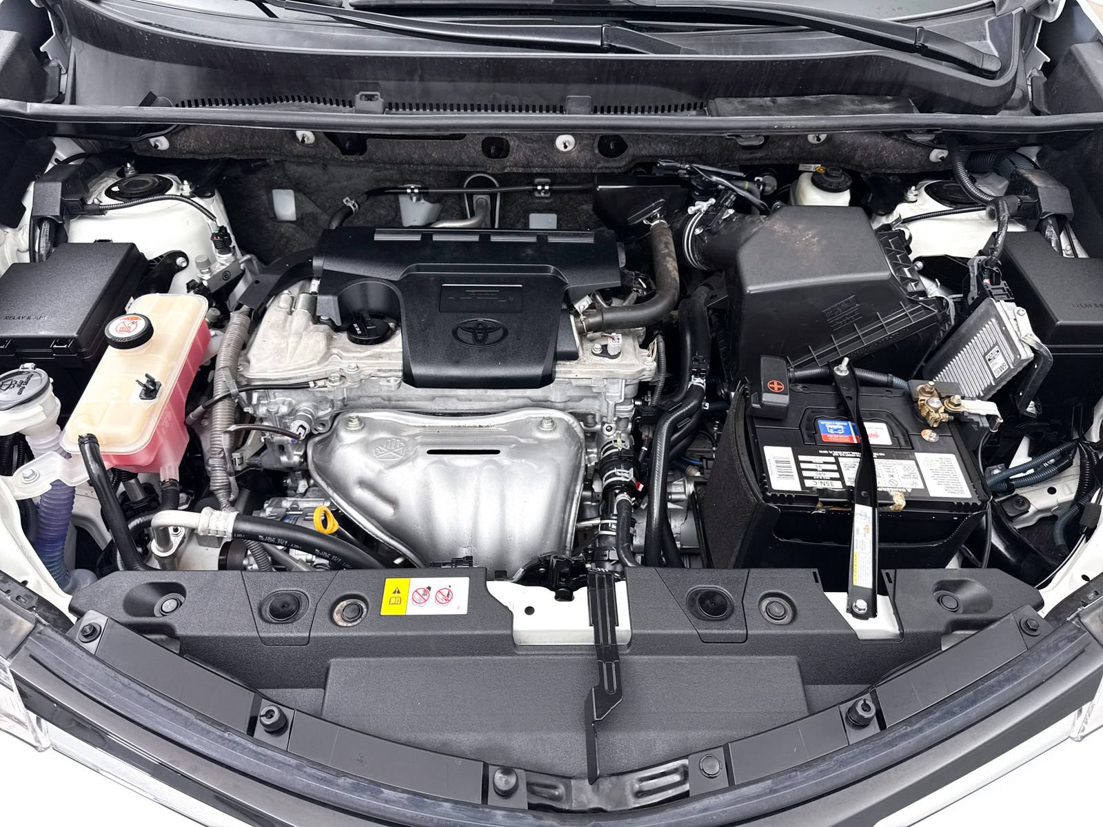 Used 2017 Toyota RAV4 LE FWD image 8