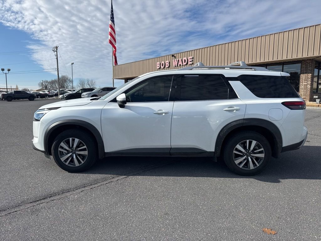 Used 2025 Nissan Pathfinder SL w/ Cargo Package image 2