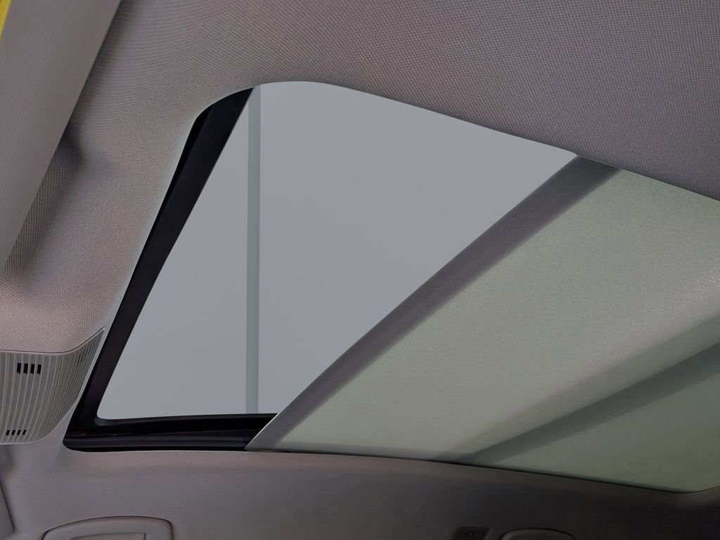 Used 2025 Volkswagen Atlas SE image 20