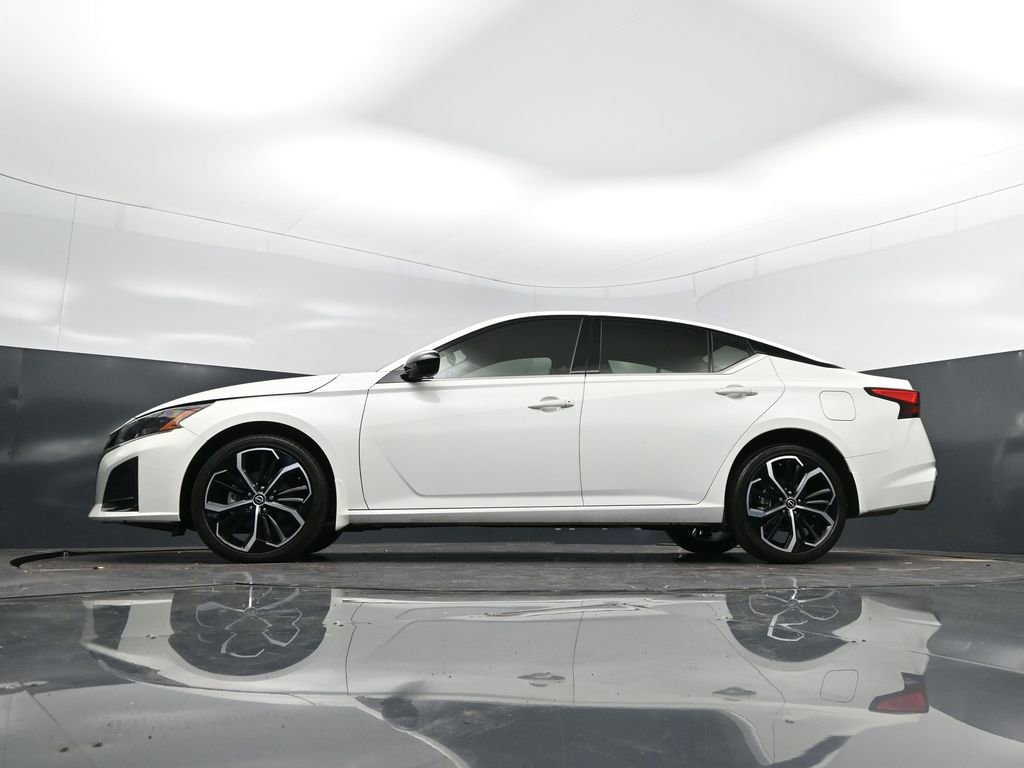 Used 2024 Nissan Altima 2.5 SR image 40