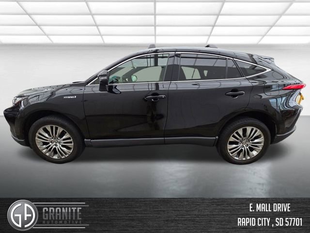 Used 2021 Toyota Venza XLE w/ Softex Package image 2