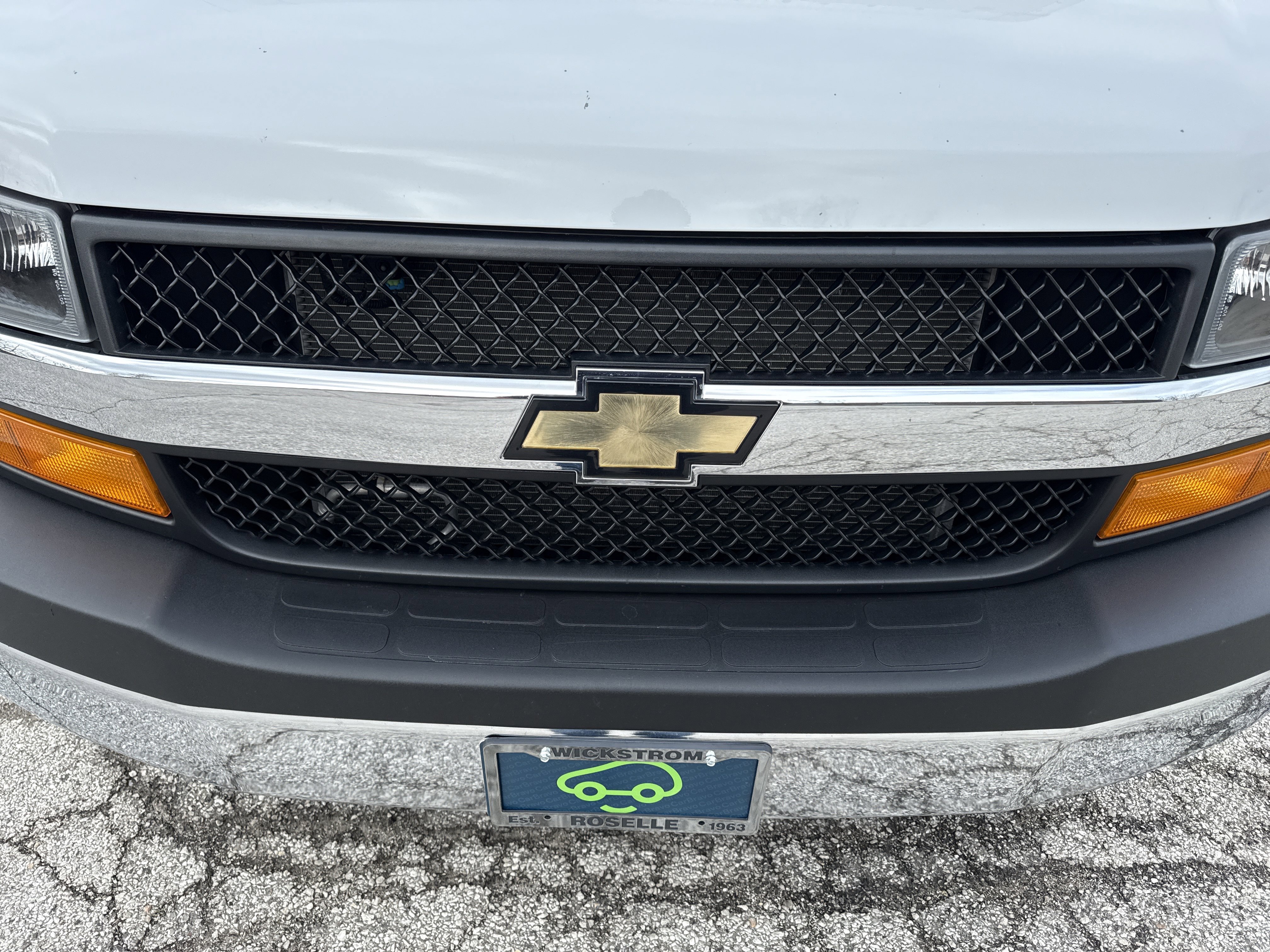 Used 2023 Chevrolet Express 3500 w/ Power Convenience Package image 4