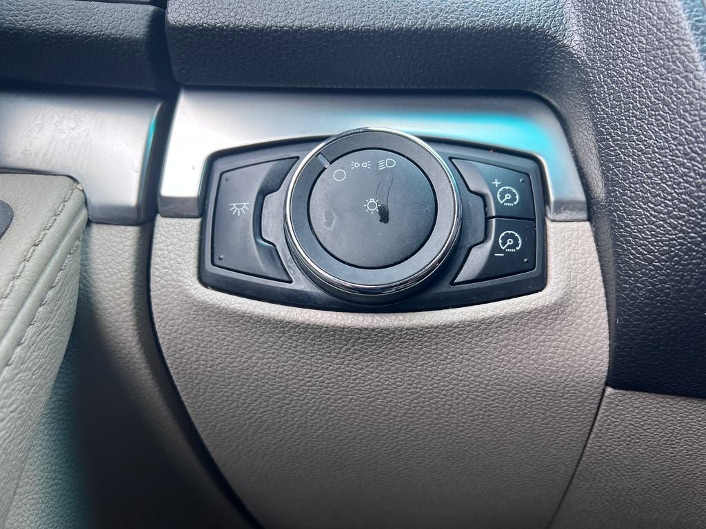 Used 2013 Ford Explorer FWD image 25