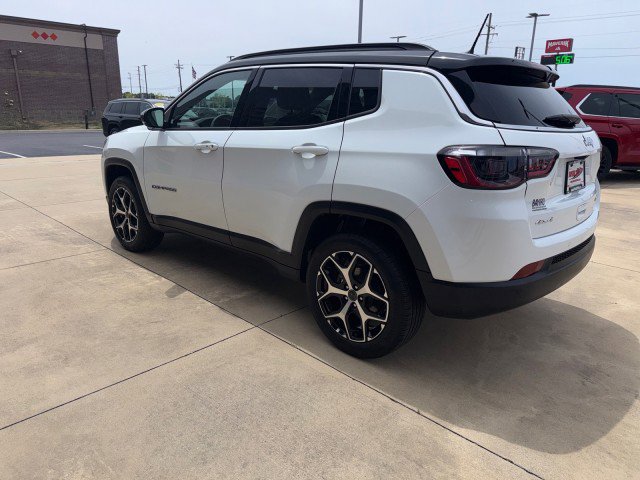 Used 2026 Jeep Compass Limited AWD/4WD image 7